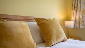 1 bedroom, iron/ironing board, travel cot, free WiFi