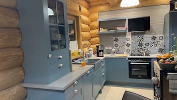 Kühlschrank, Ofen, Herdplatte, Geschirrspüler