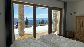 4 Schlafzimmer, Bügeleisen/Bügelbrett, Reisekinderbett, kostenloses WLAN