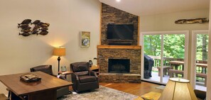 Smart TV, DVD player, foosball, stereo - Enjoy the Beautiful Scenery and Tranquil Waters of Lake Chickasaw (Waleska)