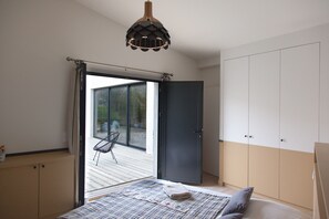 7 bedrooms, iron/ironing board, free WiFi, bed sheets - L'Hirondelle et l'Instant, piscine privée (Dolus-d´Oléron)