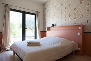 7 bedrooms, iron/ironing board, free WiFi, bed sheets