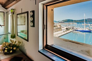 Apartamento, banheiro privativo (Vista porto) | Parte interna