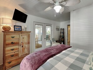 4 bedrooms, iron/ironing board, WiFi, bed sheets - 16 6th Ave | Private Pool, Fire Pit Arcade Games (Tybee Island)