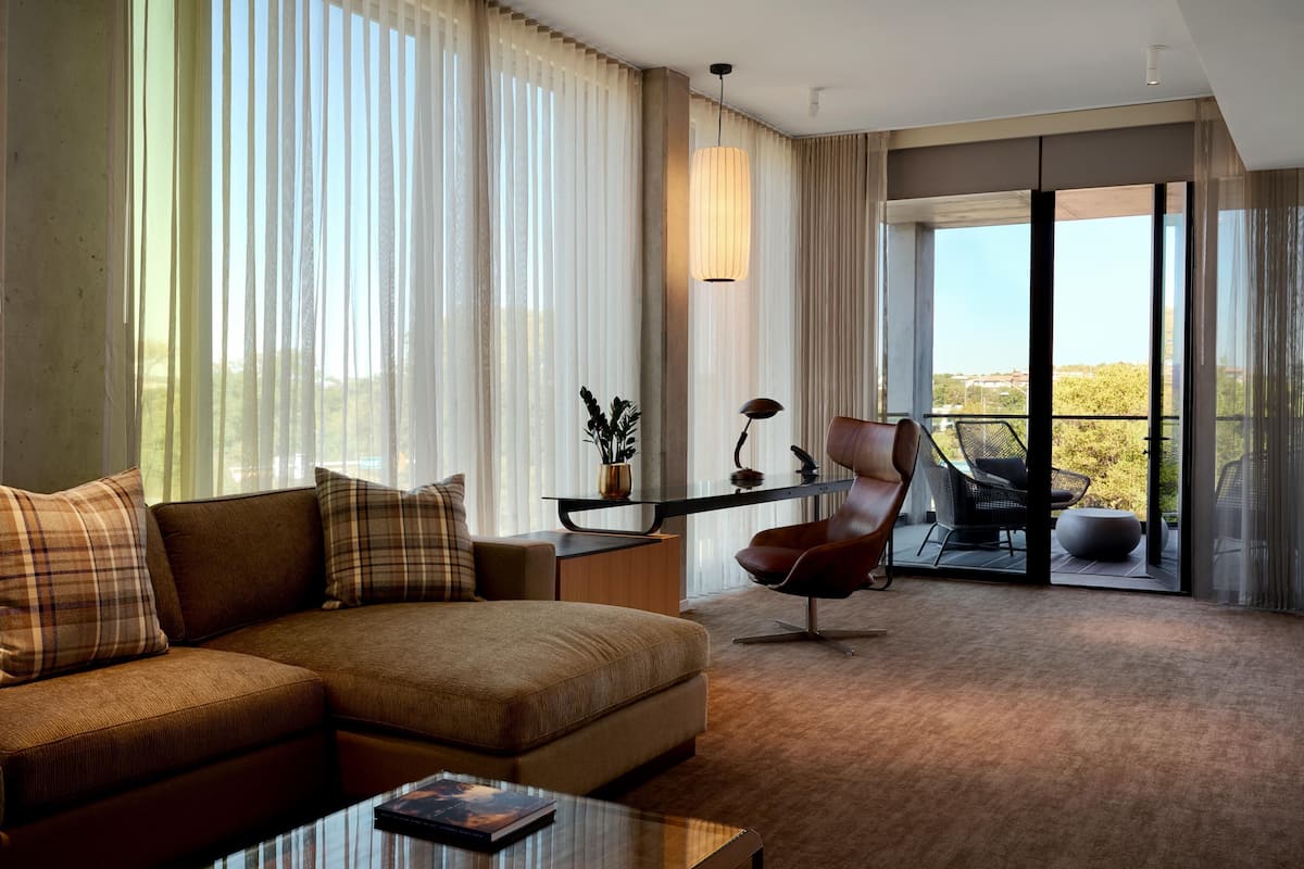 Suite | 2 slaapkamers, luxe beddengoed, donsdekens, een minibar