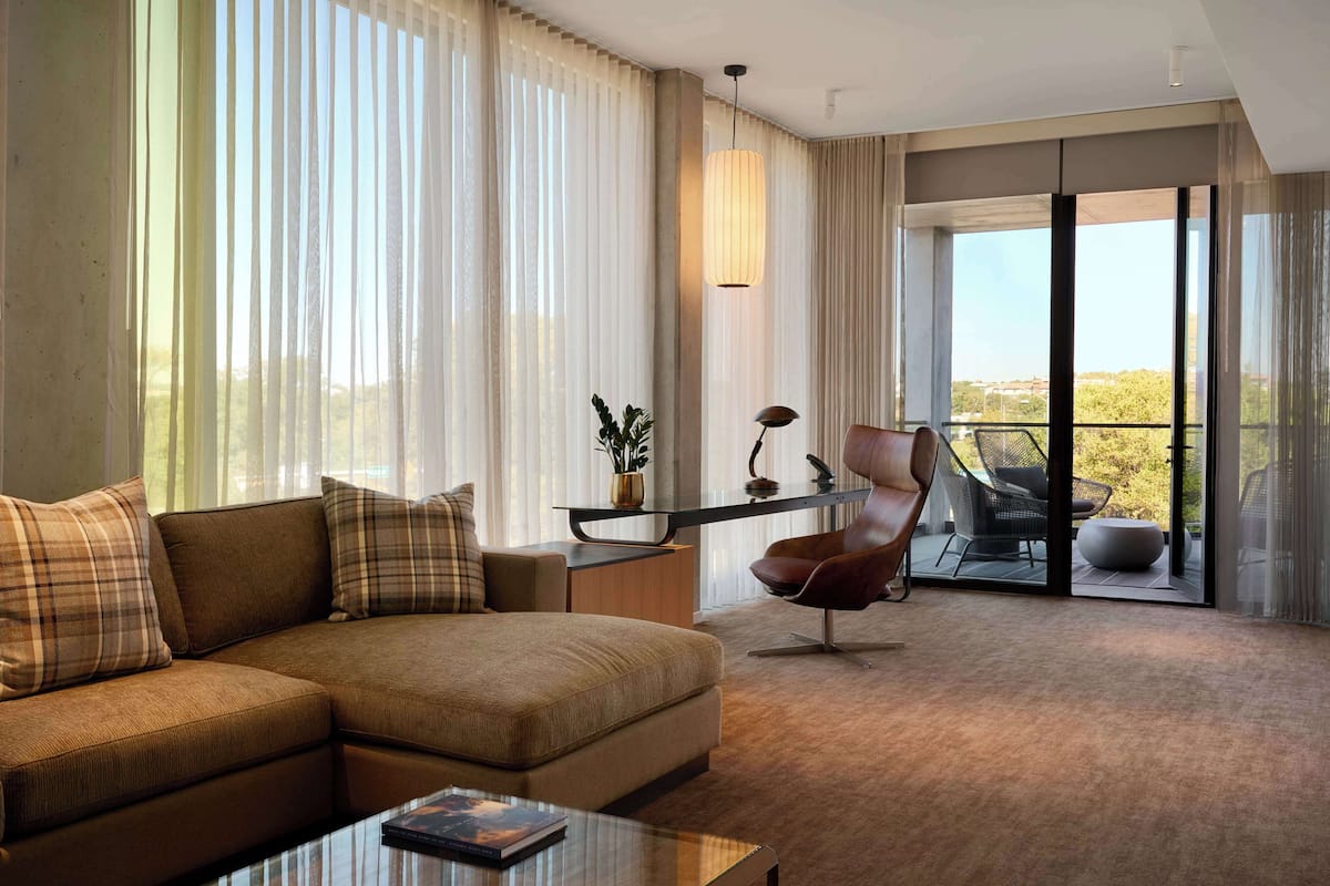2 habitaciones, ropa de cama de alta calidad, edredón y minibar