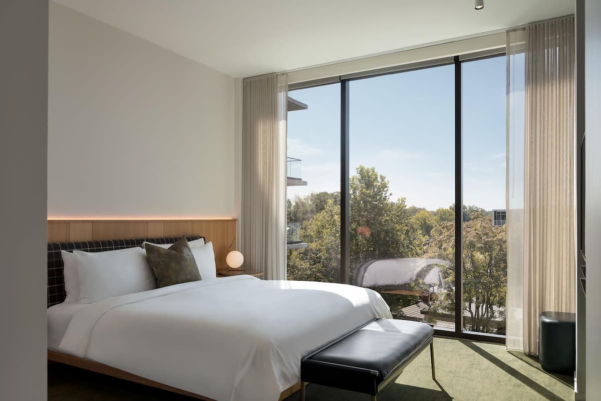 2 habitaciones, ropa de cama de alta calidad, edredón y minibar