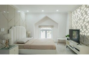 5 bedrooms