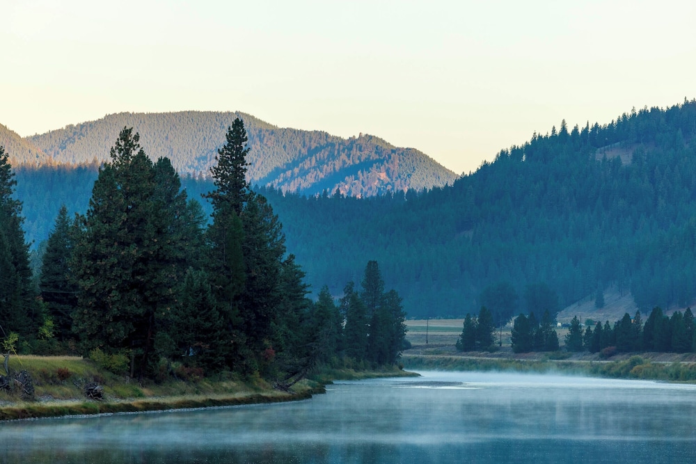 Alpine Falls Ranch by null