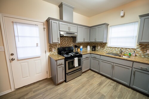 Marvelous Pet Friendly Comfortable Townhome with Private Terrace!