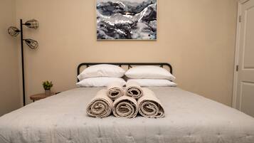 2 bedrooms, iron/ironing board, WiFi, bed sheets