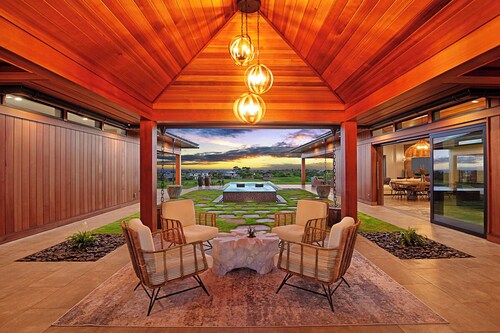 Hale Kupanaha: Opulent New Villa + Pool/Spa/Views