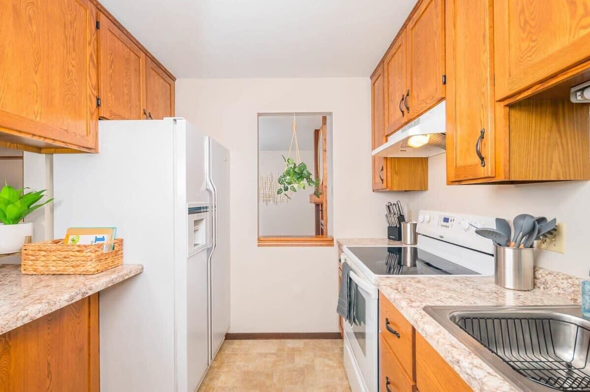 冰箱、微波炉、烤箱、炉灶