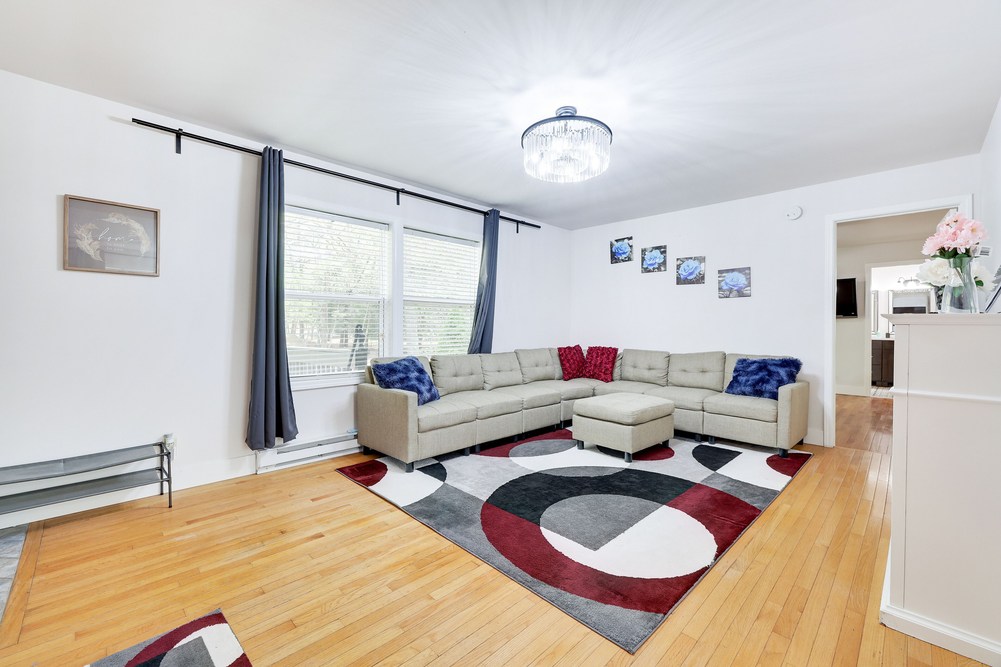 4 Bedroom, 4 Bath; Hot Tub/Grill; Play Pool/arcade/Tennis;Lake Beach;EV