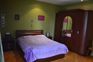 4 Schlafzimmer, Verdunkelungsvorhänge, WLAN