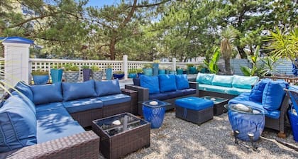 VERY BEAUTIFUL, CUSTOM DESIGNED-CREATED-BUILT LUXURY HOME!!!! PRIVATE BEACH!!!!