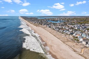 Beach nearby - VERY BEAUTIFUL, CUSTOM DESIGNED-CREATED-BUILT LUXURY HOME!!!! PRIVATE BEACH!!!!  (Point Pleasant Beach)