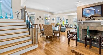 Neuf, Luxe, Custom Built TrÚs belle maison avec plage privée !!