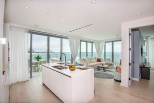 高档床上用品、客房内保险箱、遮光窗帘、熨斗/熨衣板