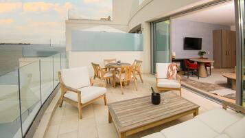 Gold Terrace Studio | Terrasse/Patio