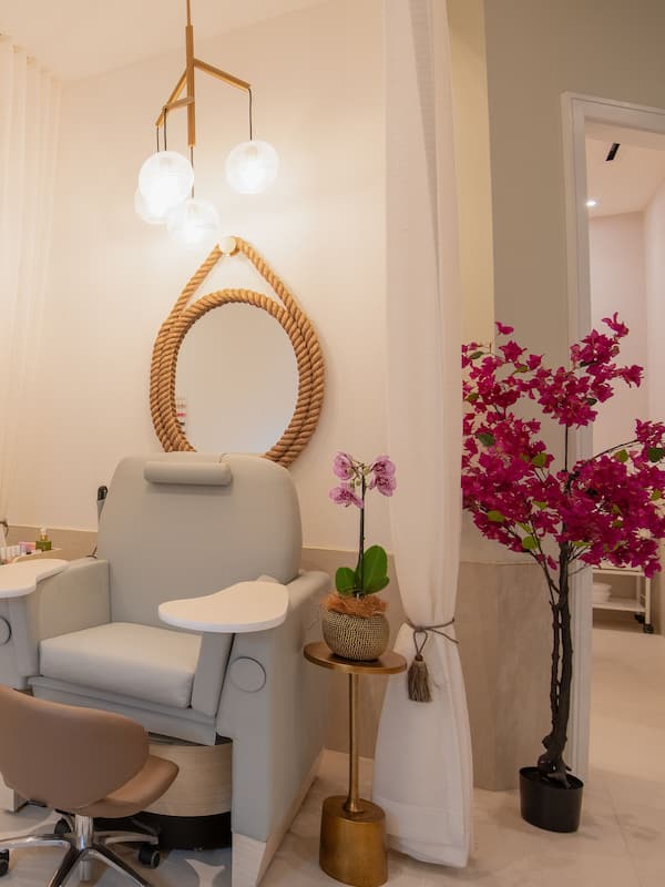 Couples treatment rooms, body treatments, aromatherapy