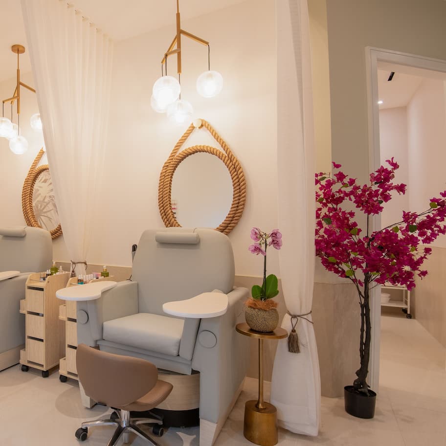 Couples treatment rooms, body treatments, aromatherapy