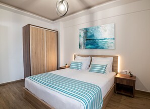 1 bedroom, in-room safe, iron/ironing board, free WiFi