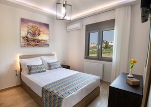 1 bedroom, in-room safe, iron/ironing board, free WiFi