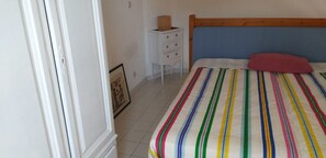 2 slaapkamers, een strijkplank/strijkijzer