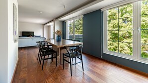 Senior appartement | Luxe beddengoed, donsdekens, een strijkplank/strijkijzer, gratis wifi