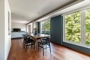 Apartamento sénior | Ropa de cama de alta calidad y edredones de plumas