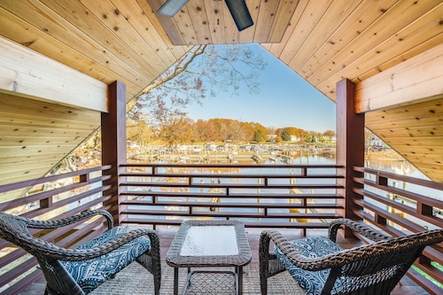 Unwind in Riverfront Comfort — Hot Tub, Fire Pit, Boat Slip, Kayaks