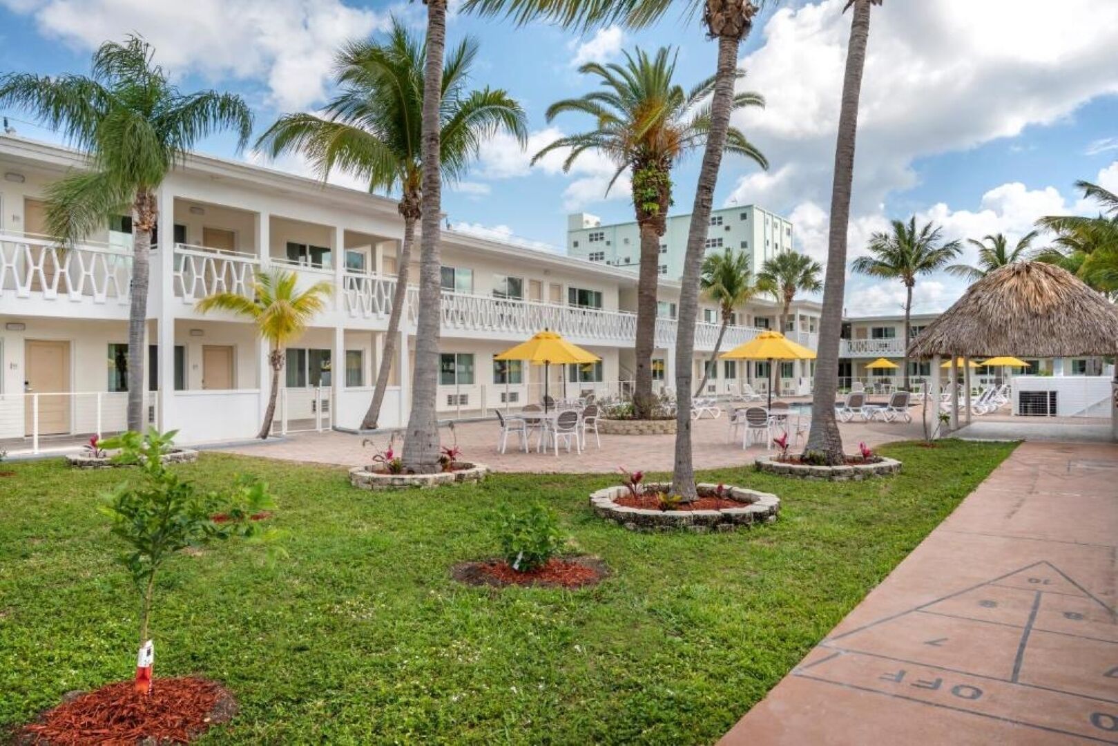 Stay at a budget-friendly Hollywood hotel