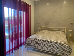 4 habitaciones, tabla de planchar con plancha y wifi gratis 