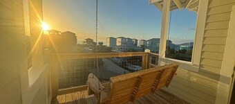 Salty Pearl - 6bd, 5bth, private pool, 150 steps from beach