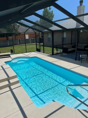 Piscina all'aperto, una piscina riscaldata