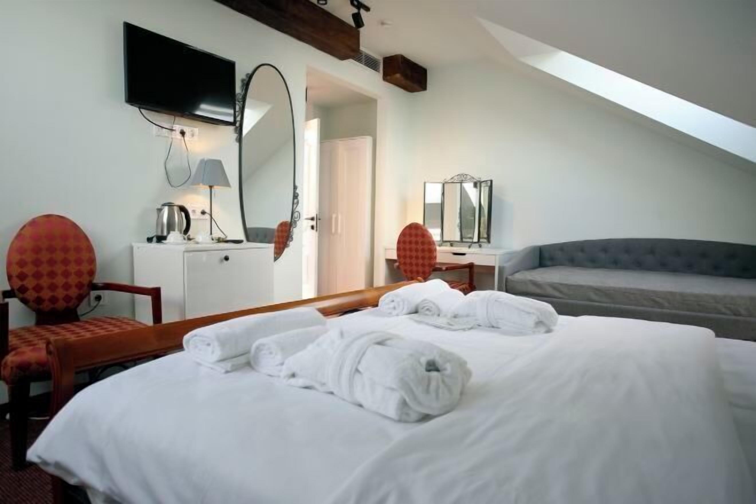 Premium bedding, Select Comfort beds, minibar, in-room safe