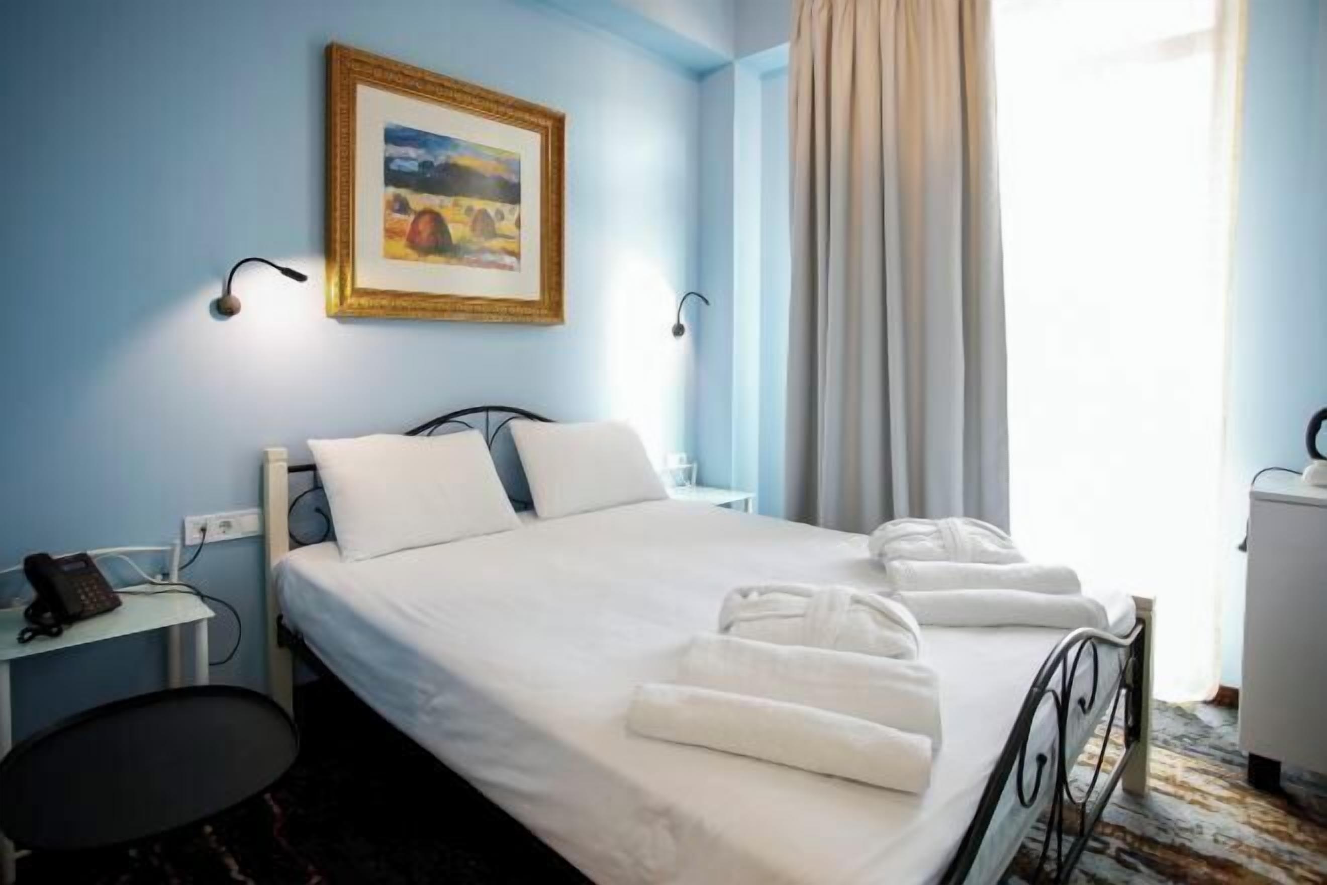 Premium bedding, Select Comfort beds, minibar, in-room safe