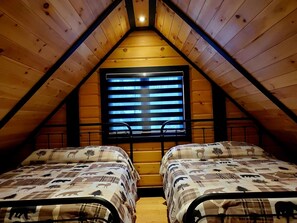 3 Schlafzimmer, Reisekinderbett, kostenloses WLAN, Bettwäsche