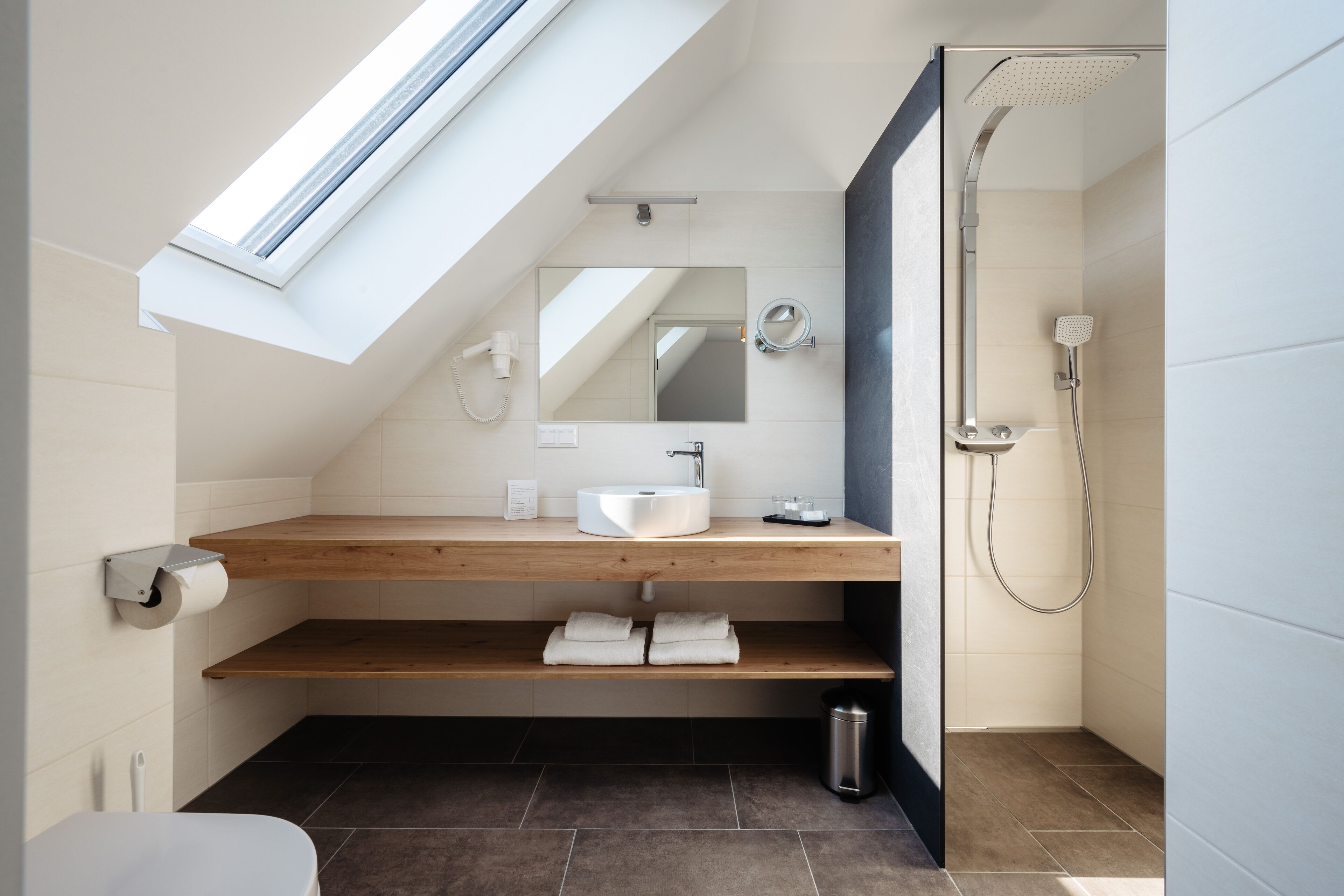 Deluxe-Doppelzimmer, mit Bad | Badezimmer