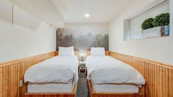 Comfort Apartment, 3 Bedrooms, Ground Floor | 3 bedrooms, free WiFi, bed sheets