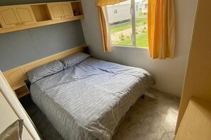 2 bedrooms, bed sheets
