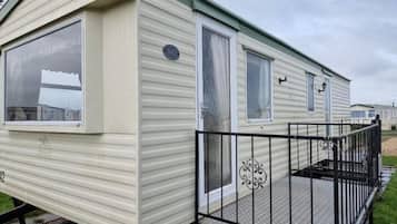 Cabin | Exterior