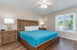 4 chambres, fer et planche à repasser, accès au Wi-Fi (inclus)