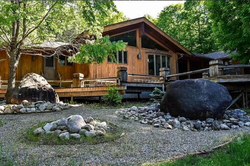 Luxury Cabin with Indoor Heated SaltWater Pool!
