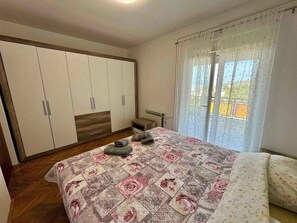 3 bedrooms, Internet