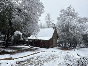 Exterior - Beautiful Apple Valley Cabin in Sonora on 3.5 Acres walk to Indigeny Ciderworks (Sonora)