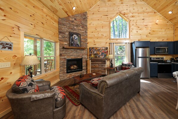 Interior - Brand New 2023 - PRIVATE log cabin w/ Mountain Views! Pool Access, Fishing, Golf (Sevierville)