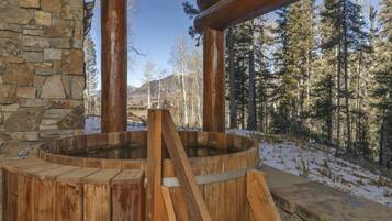 Townhome, 5 Bedrooms | Spa