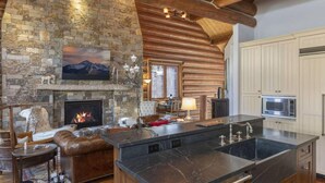 Townhome, 5 Bedrooms | Living room